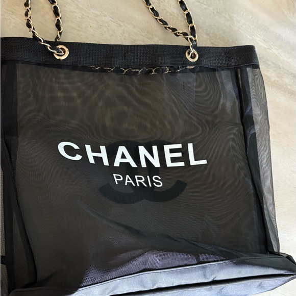 GWP CHANEL Black Mesh Tote with Logo Pouch - Picture 2 of 7